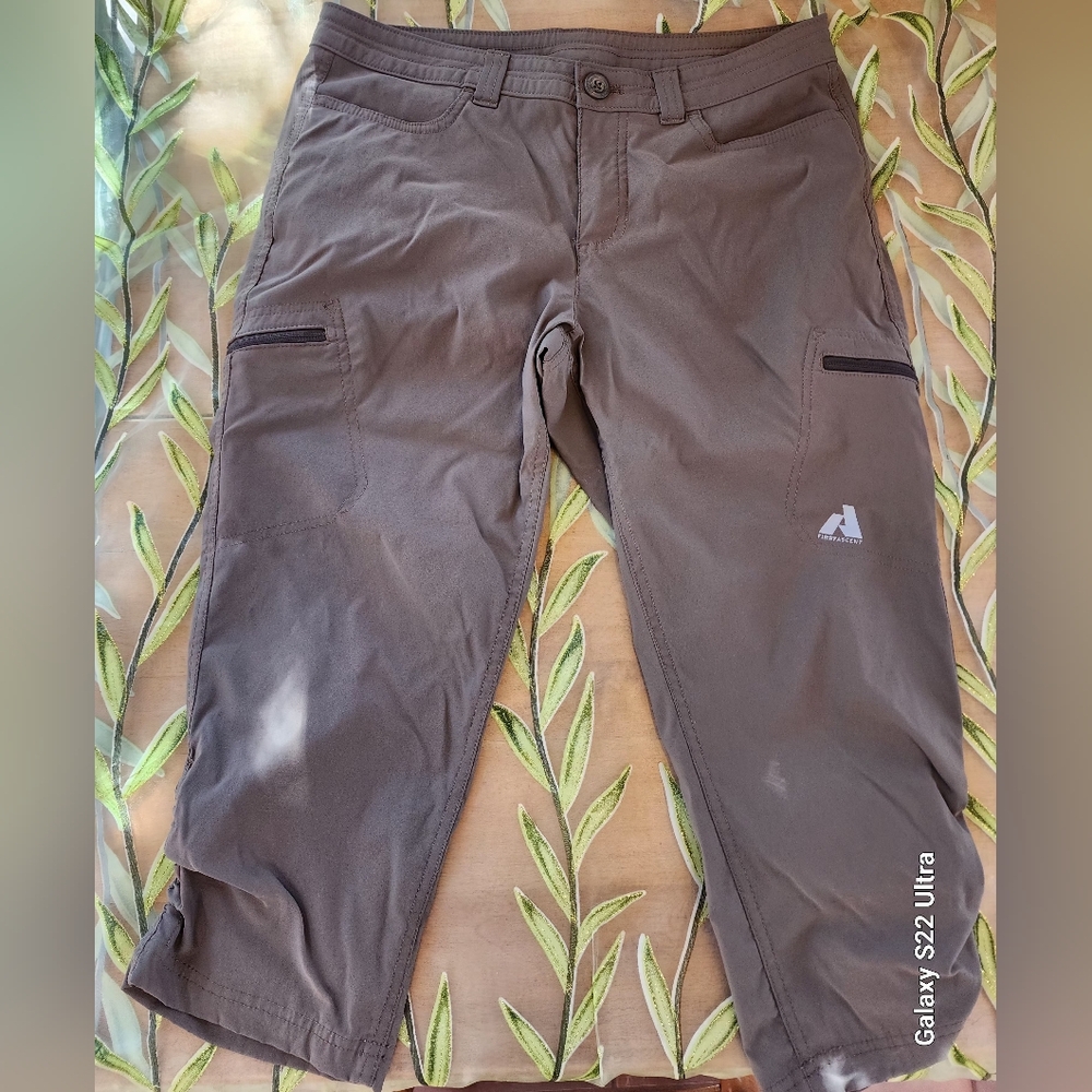 Eddie Bauer (Guide Pro or Rainier) capri